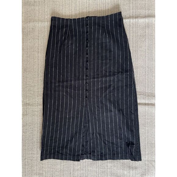 Banana Republic Linen Blend Pencil Skirt Womens Size 6 Black Pinstripe Button - Picture 2 of 6